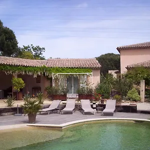 https://les-glycines.fr-provencehotel.com